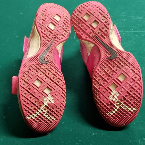 NIKE Soldier 10 -Breast Cancer Awareness Edition - Picture 3 of 6